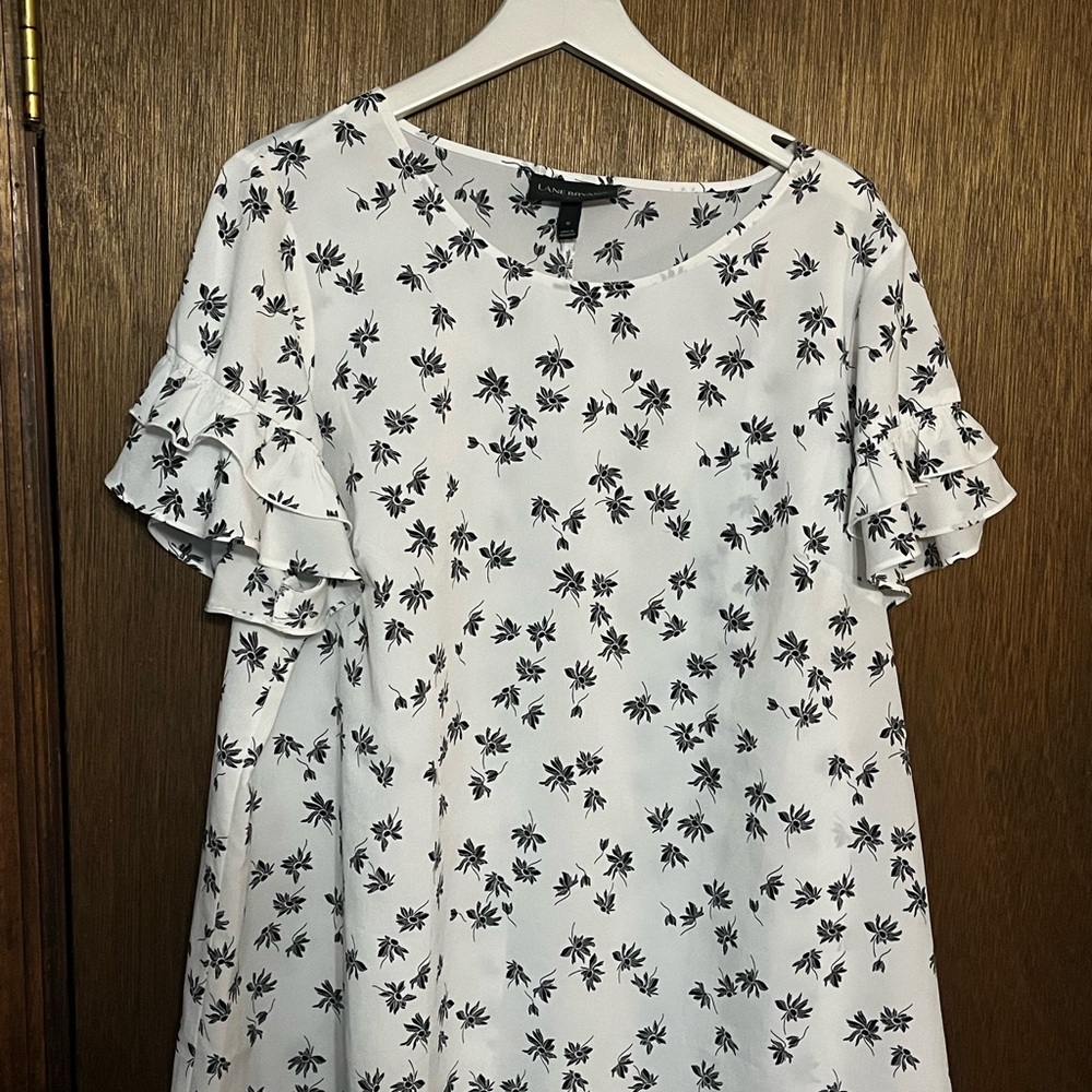 White Floral Print Top with Ruffle Sleeves